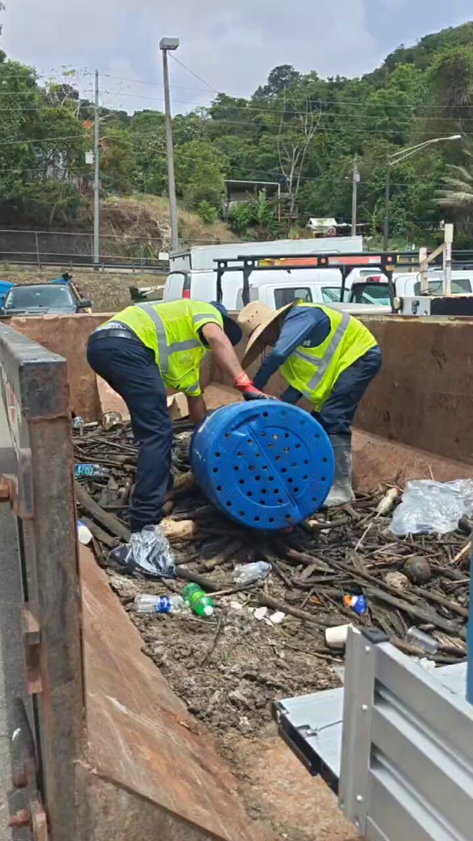 🚧 #TrabajosEnCarraízo | Este es parte del material…